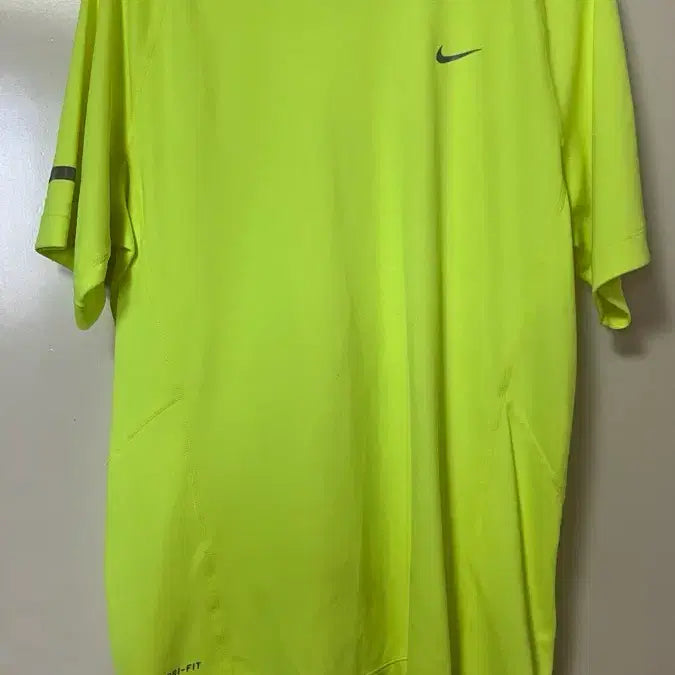 [BUNJANG] Nike Dri-FIT Miler Running T-Shirt / 나이키 러닝 드라이핏 마일러 반팔티 형광