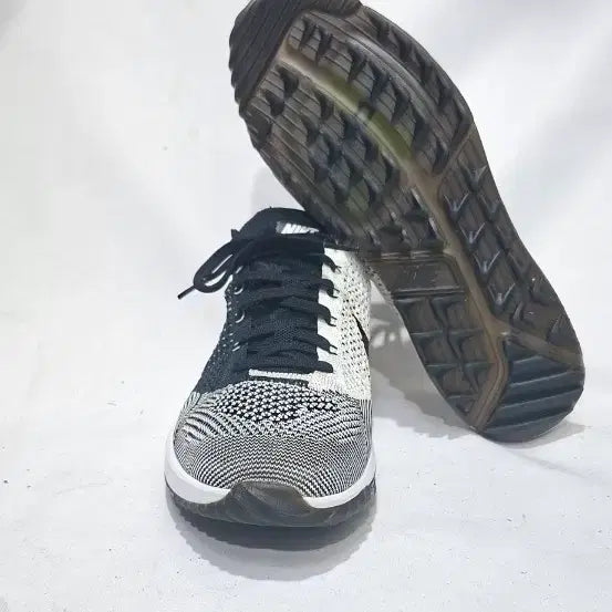 [BUNJANG] Nike Flyknit Spikeless Golf Shoes Size 265 / 265 나이키 플라이니트 스파이크리스 골프화