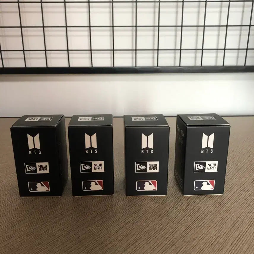 [BUNJANG] New Era x BTS Collaboration Figure Bundle Set (4 Figures, Sealed) / 뉴에라 팔로 BTS 방탄 콜라보 피규어 미개봉 새상품 4개