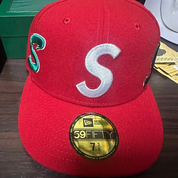 [BUNJANG] Supreme New Era S Logo Snapback Multi Red / 슈프림 뉴에라 스냅백 s로고 멀티 레드 58.7 뉴에라 슈프림
