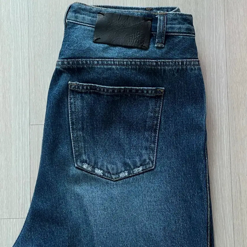 [BUNJANG] The Ilma Vintage Deep Blue Denim Pants / 더일마 빈티지 딥블루데님