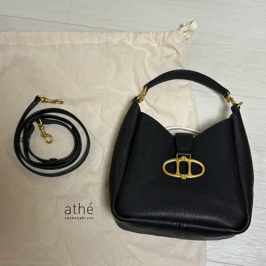 [BUNJANG] Atelier Vanessa Bruno Black Shrunken Leather Crossbody Bag S / 아떼 바네사브루노 블랙 슈렁큰 레더 크로스백 S