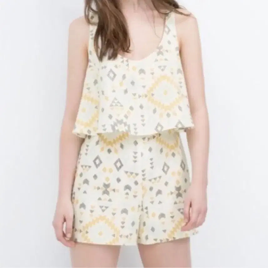 [BUNJANG] Zara Patterned Short Jumpsuit / 자라 패턴 숏 점프수트