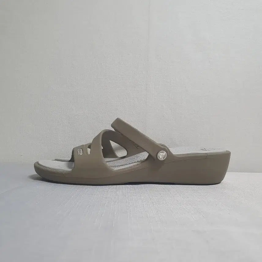 [BUNJANG] Crocs Patricia Wedge Sandals Beige / 240mm 크록스 파트리샤 웨지 베이지 샌들
