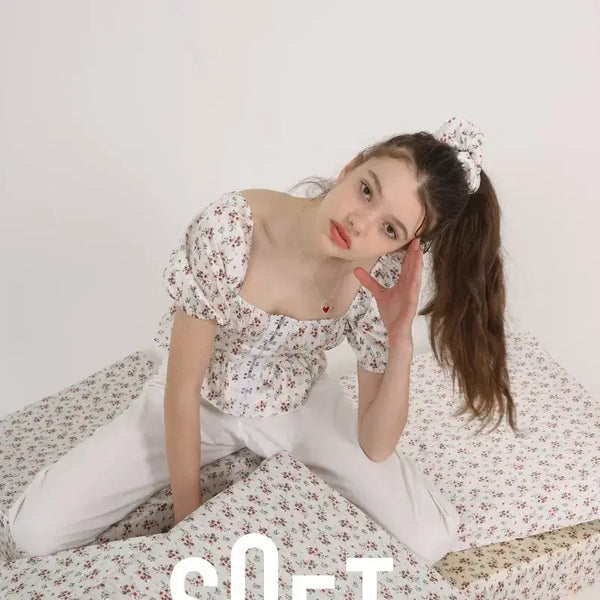 [BUNJANG] Soft Seoul Floral Pattern Shirring Blouse / 소프트서울 플라워 패턴 셔링 블라우스