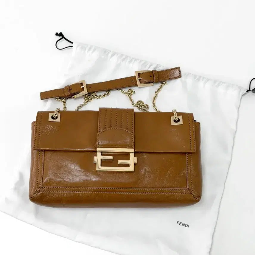 [BUNJANG] Fendi Glazed Flap Chain Baguette Shoulder Bag 8BT139 / 펜디 글레이즈드 플랩 체인 바게트 백