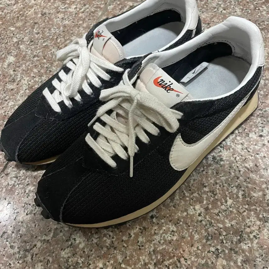 [BUNJANG] Nike LD-1000 Black and Sail Sneakers 260 / 나이키 LD-1000 블랙 앤 세일 260