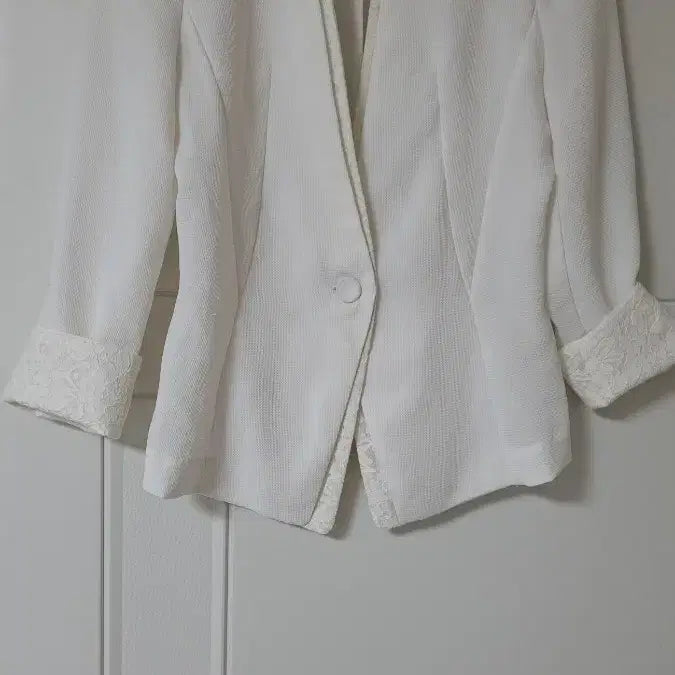 [BUNJANG] White Lace Trimmed Summer Jacket - Size 55 / 화이트 레이스 장식 여름 자켓55