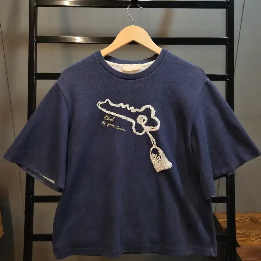 [BUNJANG] Bird By Juicy Couture Sequin Key Graphic T-Shirt / FREE) 버드 바이 쥬시꾸뛰르 스팽글 키 그래픽 반팔티 2.9
