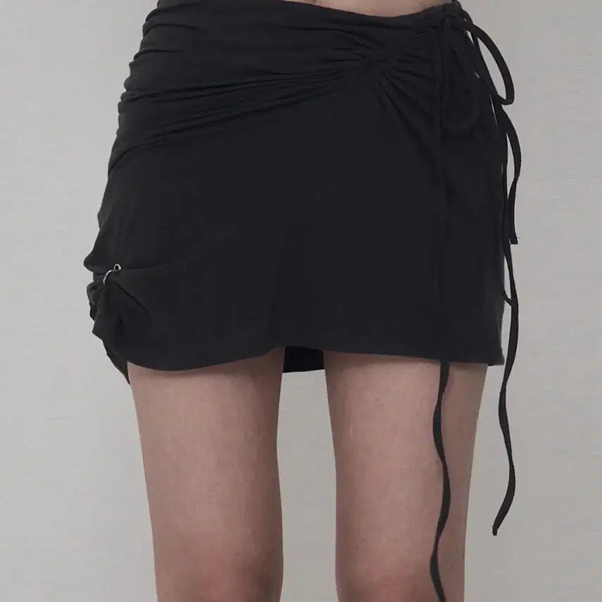 [BUNJANG] Drape Setup Mini Skirt (Charcoal) / 피어싱 드레이프 셋업 미니 스커트 (차콜)