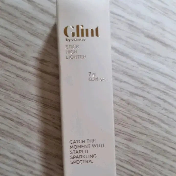 [BUNJANG] Glint Stick Highlighter Milky Moon #02 / 글린트 스틱하이라이터 #02밀키문