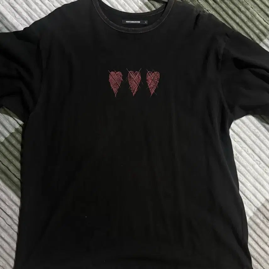[BUNJANG] Hatching Room Heart Cartoon T-Shirt Size 4 / 급처) 해칭룸 하트 카툰 티셔츠 (4)