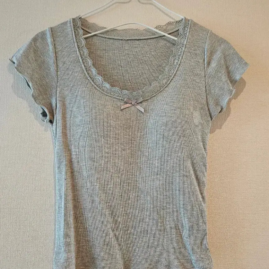 [BUNJANG] Gray Lace Ribbon T-Shirt - New Condition / 그레이 레이스 리본티 새상품