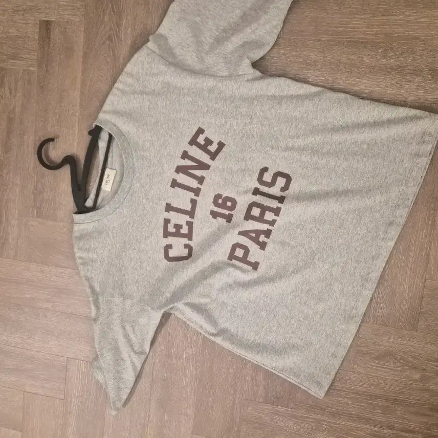 [BUNJANG] Celine Lisa T-Shirt / 셀린티셔츠 셀린리사 티셔츠