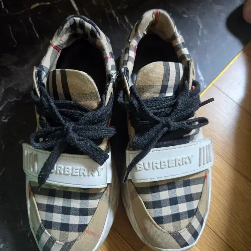 [BUNJANG] Burberry Check Sneakers / 버버리스니커즈