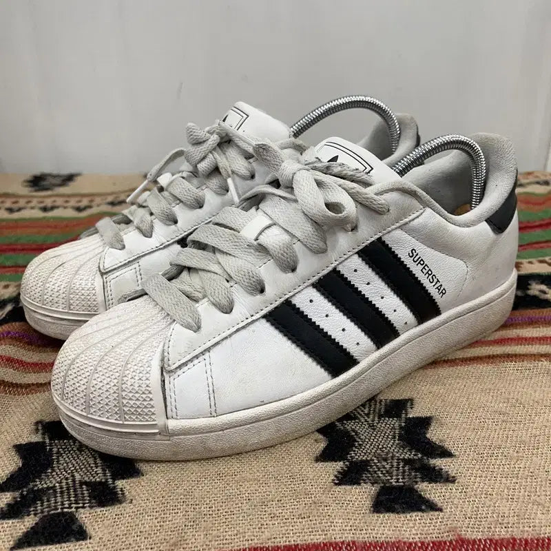 [BUNJANG] Adidas Superstar White Sneakers 260 / 아디다스 슈퍼스타 화이트 스니커즈 운동화 260 X02053