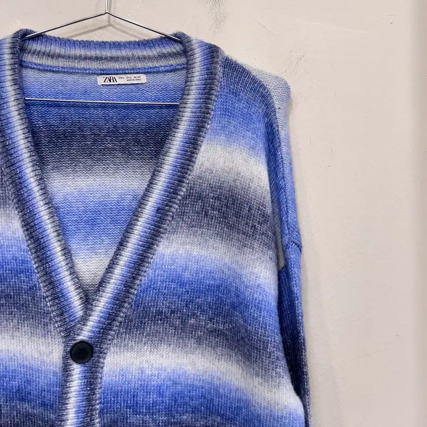 [BUNJANG] ZARA Wool Boucle Gradient V-Neck Cardigan / 자라 울 부클 그라데이션 브이넥 가디건
