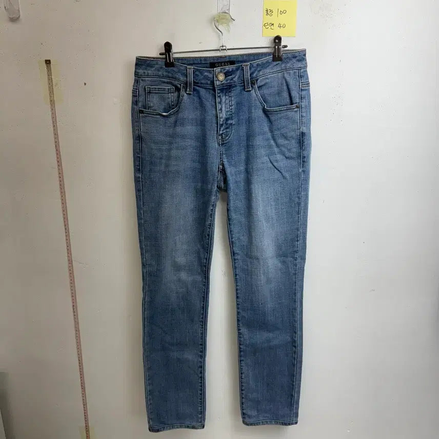 [BUNJANG] Guess Jeans Medium Blue Straight Fit / 게스 청바지 중청 스트레이트 핏