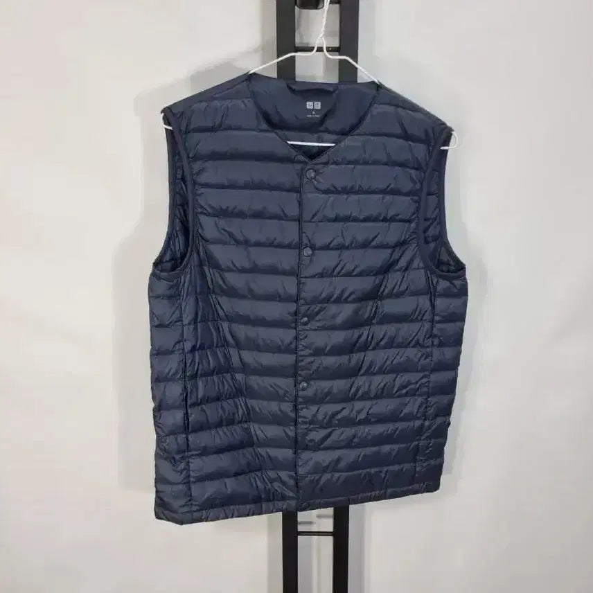[BUNJANG] Uniqlo Lightweight Round Neck Down Vest - Men's Medium Navy / 유니클로 패딩조끼 경량 라운드넥 네이비 남성 m