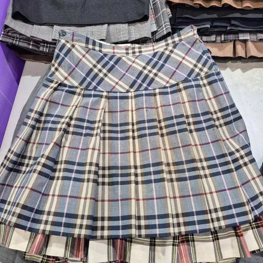 [BUNJANG] Used School Skirt Bundle (Size 74 and below) - 20 pcs / 중고 교복치마 사이즈 74이하 20장. B급치마