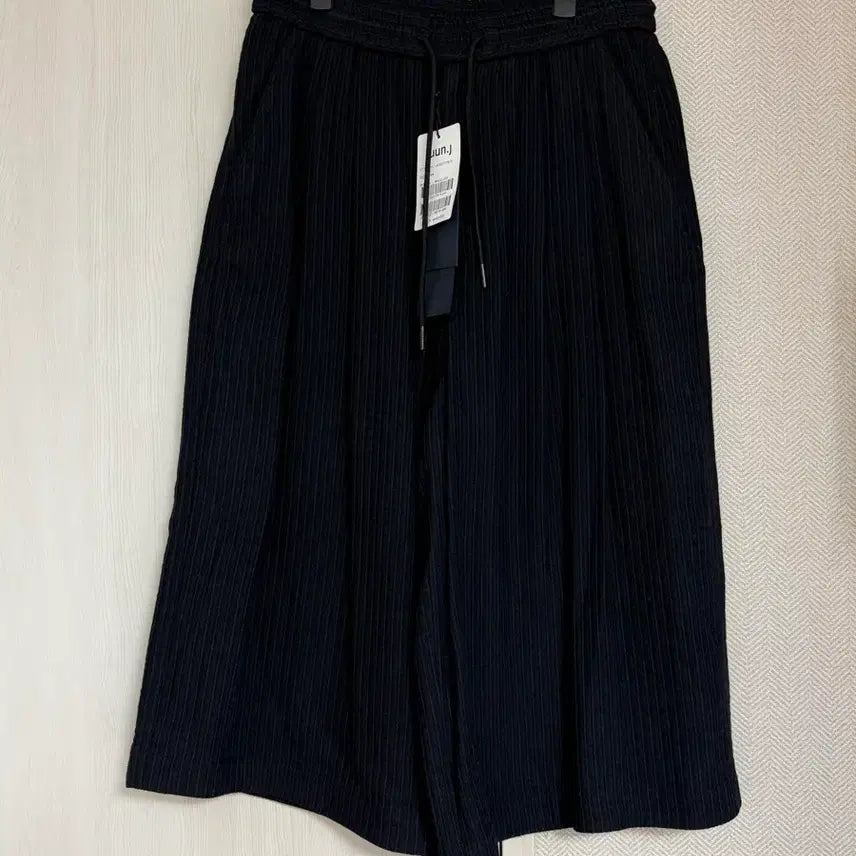 [BUNJANG] JUUN.J 25SS Stripe Bermuda Shorts Black / (44) 25ss 준지 스트라이프 버뮤다 팬츠 블랙