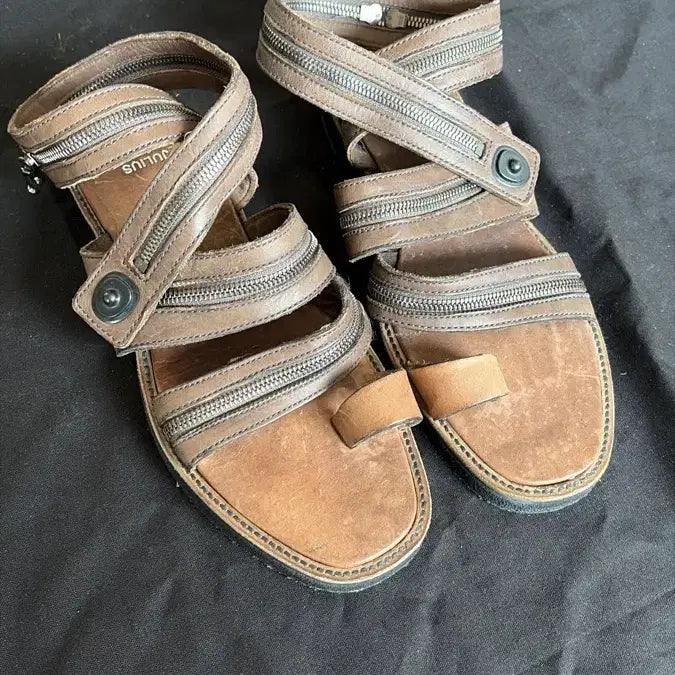 [BUNJANG] Julius Zipper Strap Sandals / 율리우스 지퍼 스트랩 샌들