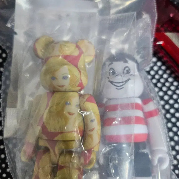 [BUNJANG] Bearbrick 51st Series Andy Warhol Barbie Matel (Sealed) / 베어브릭 51탄 미개봉 아티스트 앤디워홀 바비 , 마텔 매티