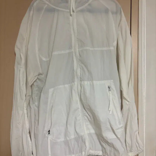 [BUNJANG] Lightweight Hooded Windbreaker Jacket / 바람막이 점퍼