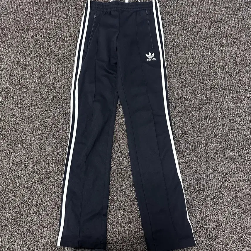 [BUNJANG] Adidas Firebird Europa Track Pants / 아디다스 파이어버드 로고 유로파 추리닝 바지 운동복 XS