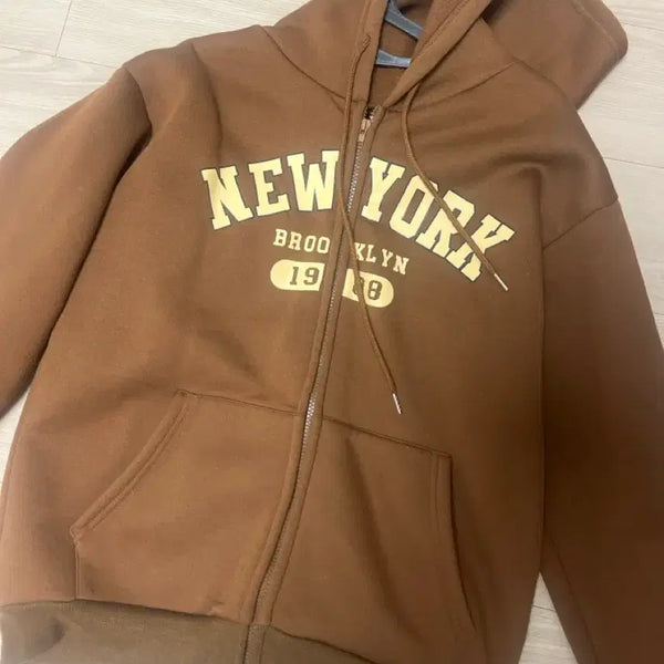[BUNJANG] Brooklyn New York Brown Hoodie Zip-up / 브룩클린 뉴욕 후드 집업 브라운