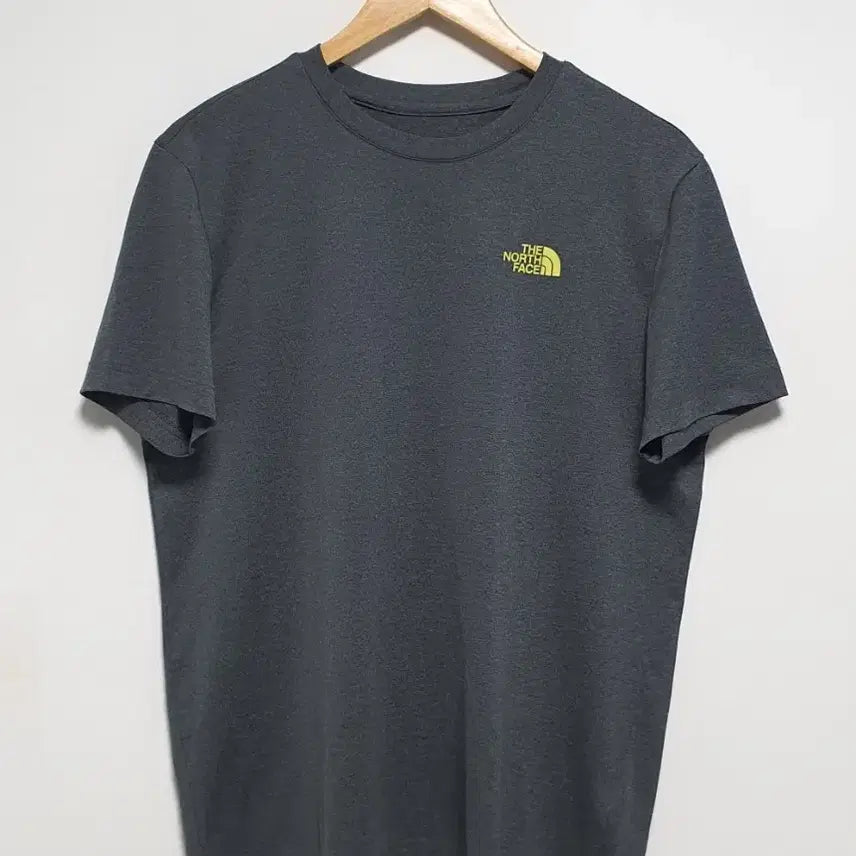 [BUNJANG] The North Face Athletic Functional Short-Sleeve T-Shirt Size 100 / 노스페이스 아틀레틱 기능성 반팔티 100사이즈