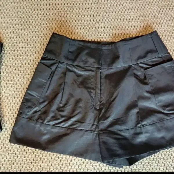 [BUNJANG] Club Monaco Black High-Waisted Short Shorts (Belt Included) / 클럽모나코 블랙 하이웨이스트 숏팬츠 반바지 (27사이즈)