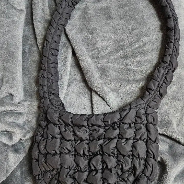 [BUNJANG] COS Quilted Cross Messenger Bag Black / 코스 퀄티드 크로스 메신저백 블랙