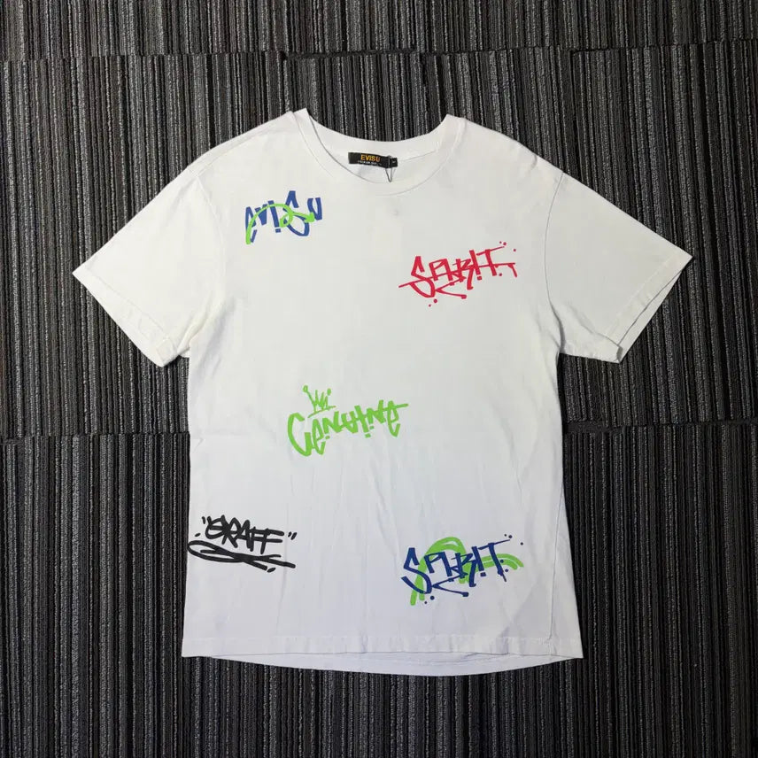 [BUNJANG] EVISU White Graffiti Logo Short Sleeve T-Shirt / 에비수 화이트 그래피티 로고 반팔 티셔츠