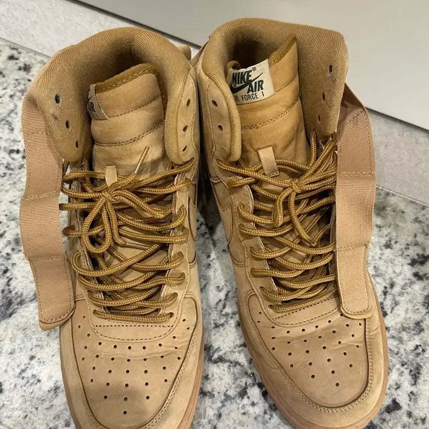[BUNJANG] Nike Air Force 1 High Khaki Suede Sneakers / 나이키 에어포스 1 하이 카키 스웨이드