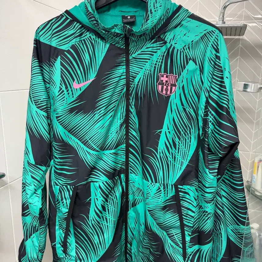 [BUNJANG] Nike Barcelona 20/21 AWF Windbreaker XL / 나이키 바르셀로나 20/21 AWF 바람막이 XL (Nike)