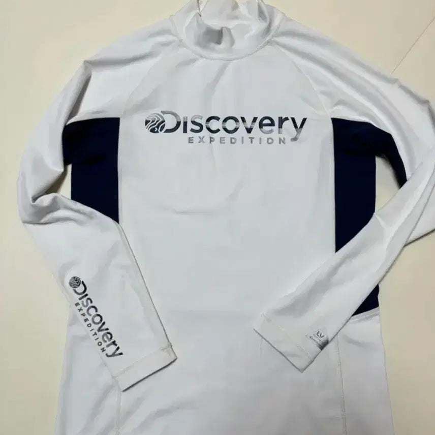 [BUNJANG] Discovery Two-Tone Rash Guard / Athletic Base Layer - Size 100 / (상태SS) 디스커버리 투톤 래쉬가드/운동베이스 100