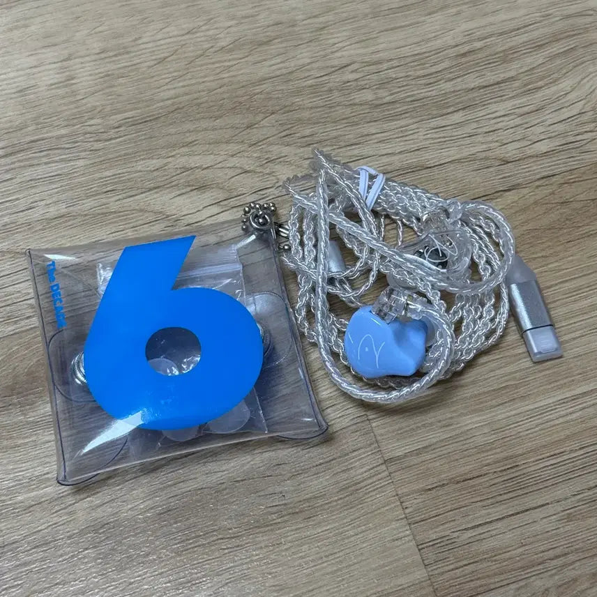[BUNJANG] Day6 Dowoon In-Ear Earphones & Pouch / 데이식스 도운 인이어 이어폰&파우치