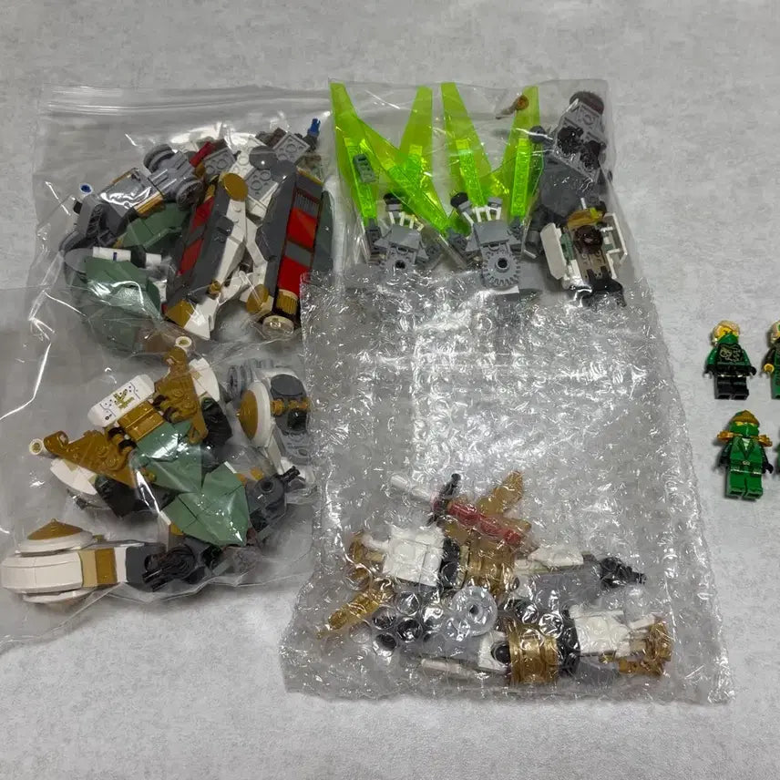 [BUNJANG] LEGO Ninjago 70676 Lloyd's Titan Mech with 4 Lloyd Minifigures / 레고 닌자고 70676 로이드 타이탄 로봇+로이드 미니피규어 4종