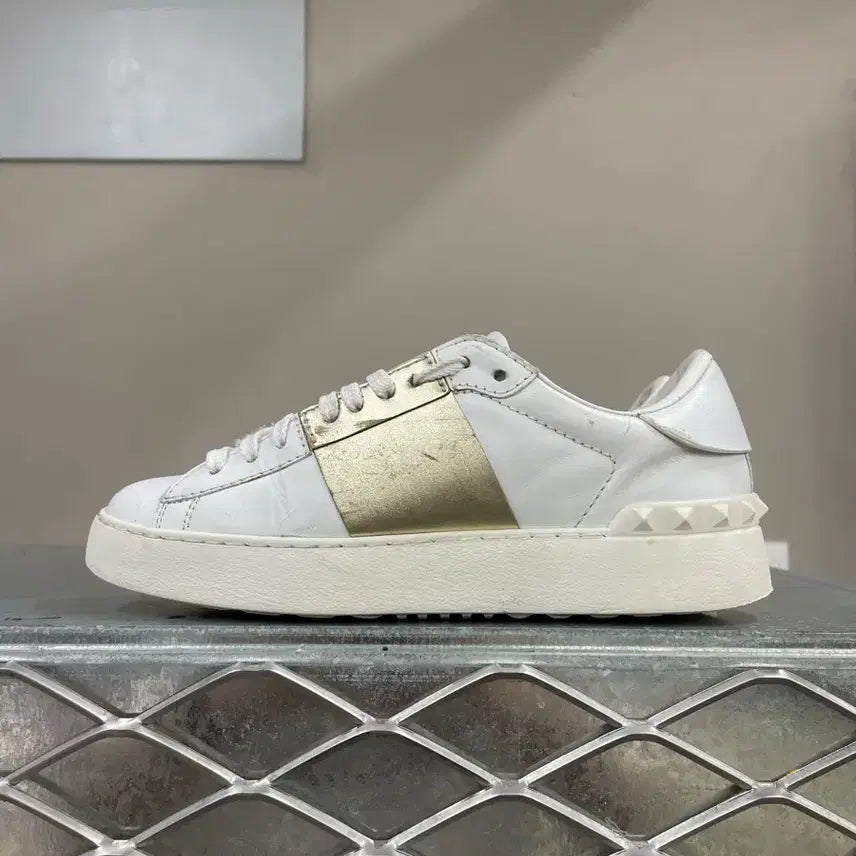[BUNJANG] Valentino Metallic Band Open Sneakers / 발렌티노 오픈 스니커즈 메탈릭 밴드 35