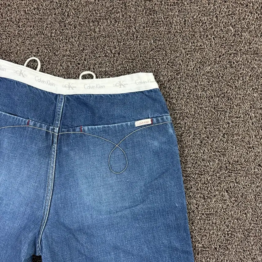 [BUNJANG] Calvin Klein Medium Wash Drawstring Denim Pants / 캘빈클라인 중청 드로우 스트링 데님 팬츠