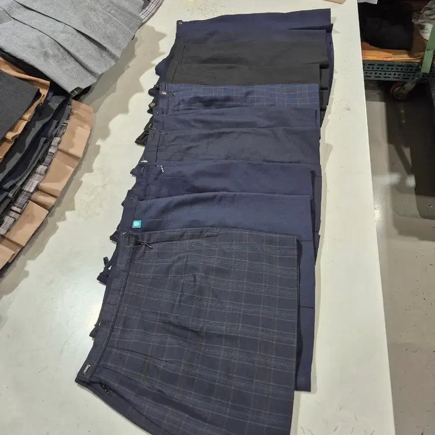 [BUNJANG] Used School Uniform Skirts Size 62 (Set of 10) / 중고 교복치마 사이즈 62. 10장