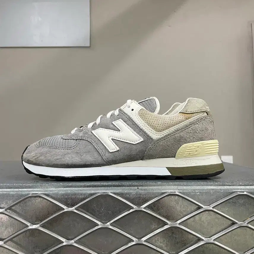 [BUNJANG] New Balance 574 Suede Grey 260mm / 뉴발란스 574 그레이 260