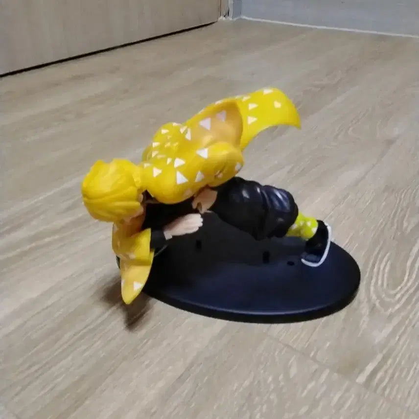 [BUNJANG] Agatsuma Zenitsu Figure / 젠이츠 급처