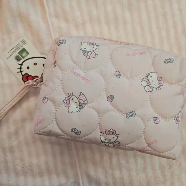 [BUNJANG] Hello Kitty Quilted Heart Pouch / 헬로키티 하트 파우치