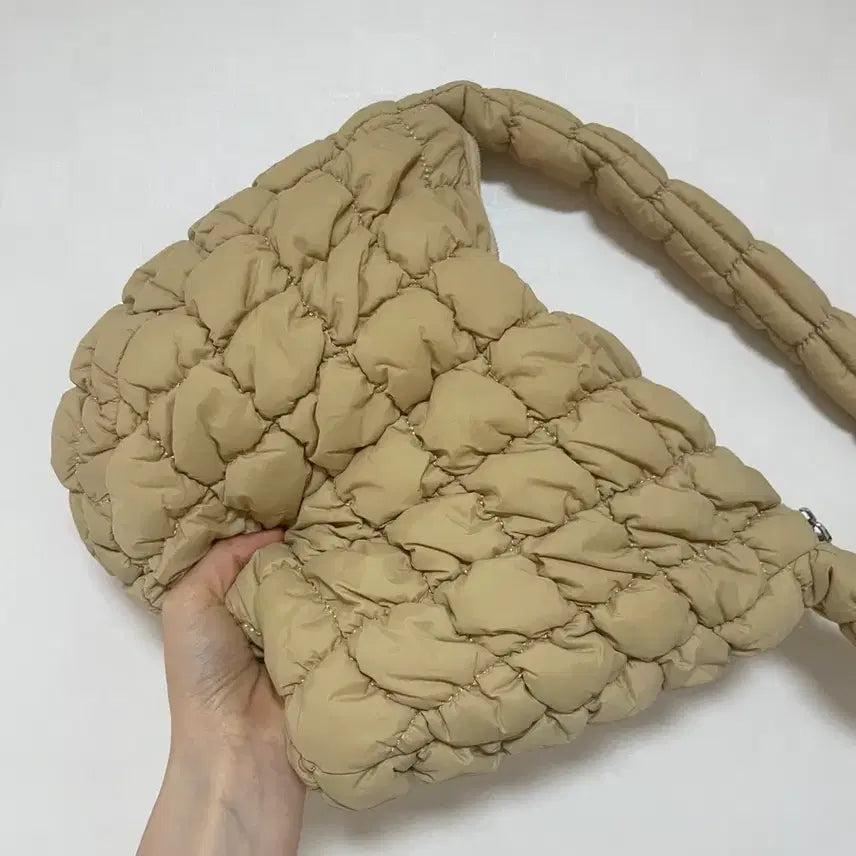 [BUNJANG] Quilted Cloud Shoulder Bag Beige / 여성 데일리 퀼트 구름백 숄더백 베이지