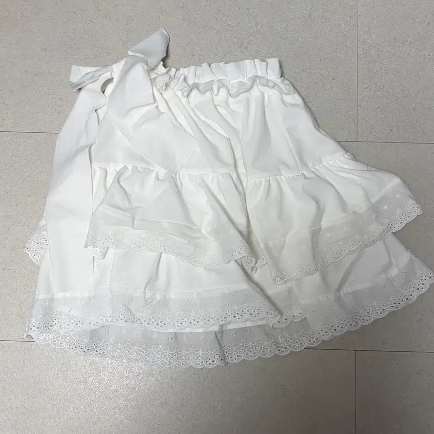 [BUNJANG] GRL White Ribbon Lace Lolita Skirt / Grl 그레일 화이트 리본 레이스 스커트 양산형스나계걸리로리타