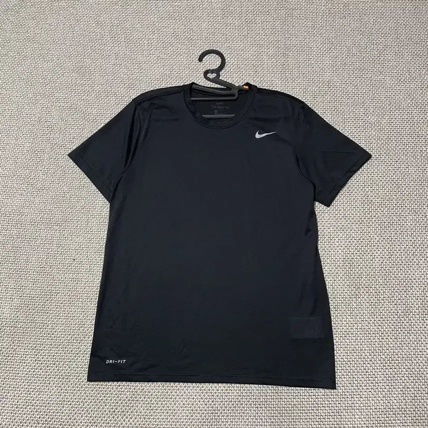 [BUNJANG] Nike Dri-FIT Round Neck Short Sleeve T-Shirt L (Size 100) / L 나이키 기능성 라운드 반팔티 B.8271