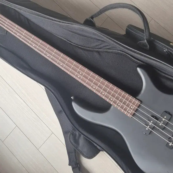 [BUNJANG] Colt Action PJ Bass Guitar with Fender Frontman 20 Amp / 콜트 액션 PJ 베이스 + 펜더프론트맨20 Fender