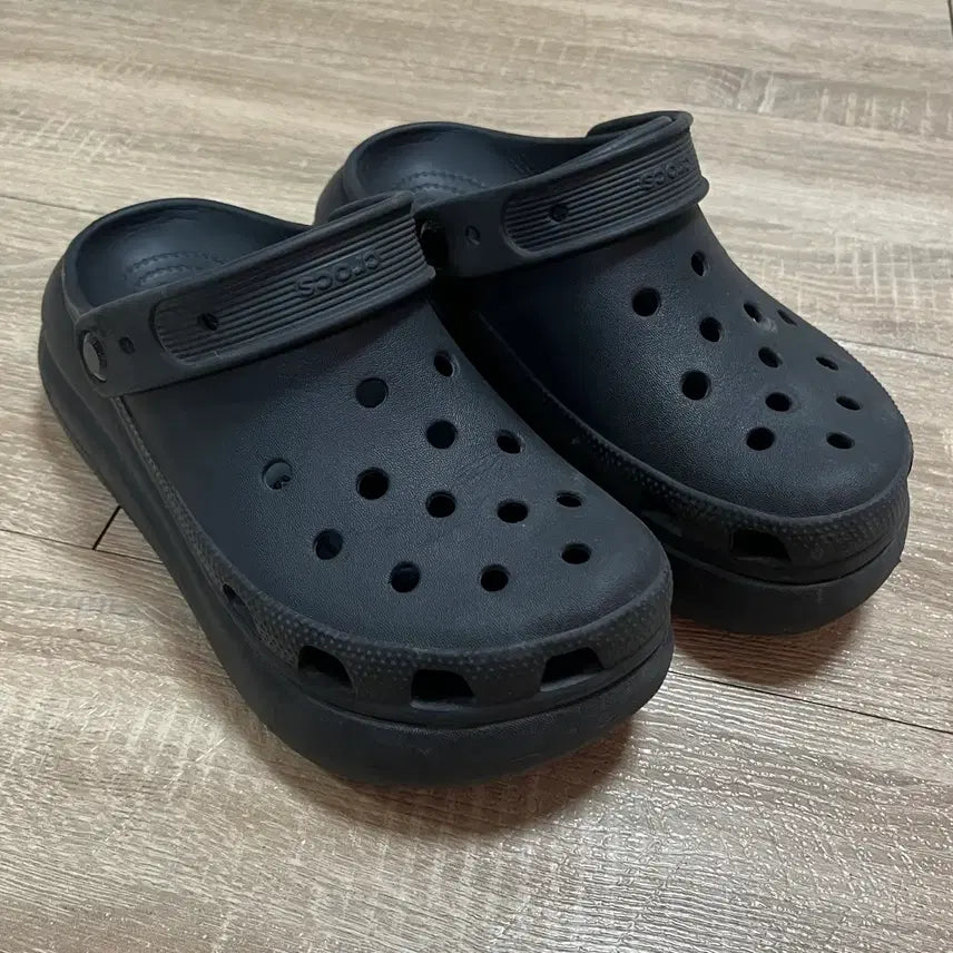 [BUNJANG] Crocs W6 / 크록스 w6